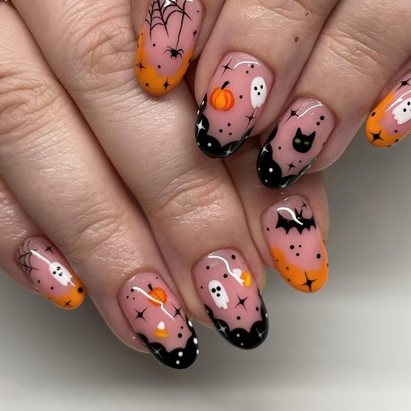 🎃🕸️NEW Pumpkin Ghost Halloween Almond Oval Medium Nails 👻🕸️💅🏻 - Picture 1 of 5